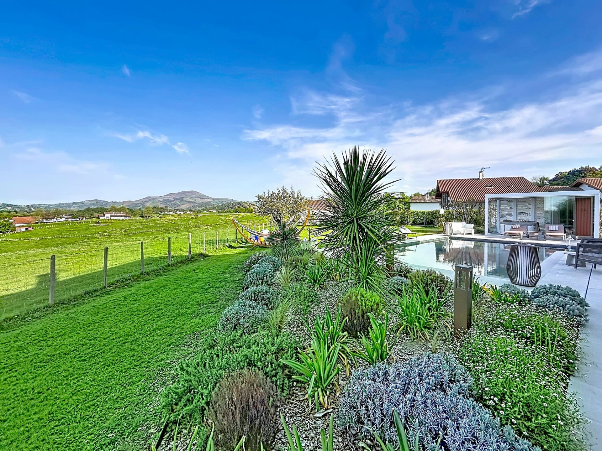 maison 7 Pièces en vente sur LARRESSORE (64480)