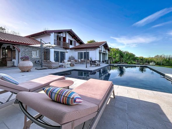 Vente Maison Larressore 7&nbsp;Pièces 185&nbsp;m²