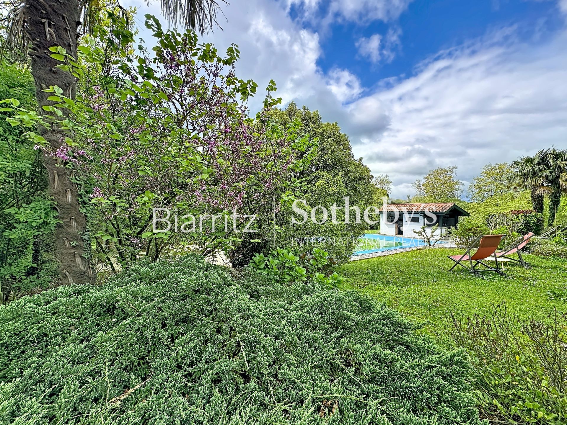 house 9 Rooms for sale on ST PEE SUR NIVELLE (64310)