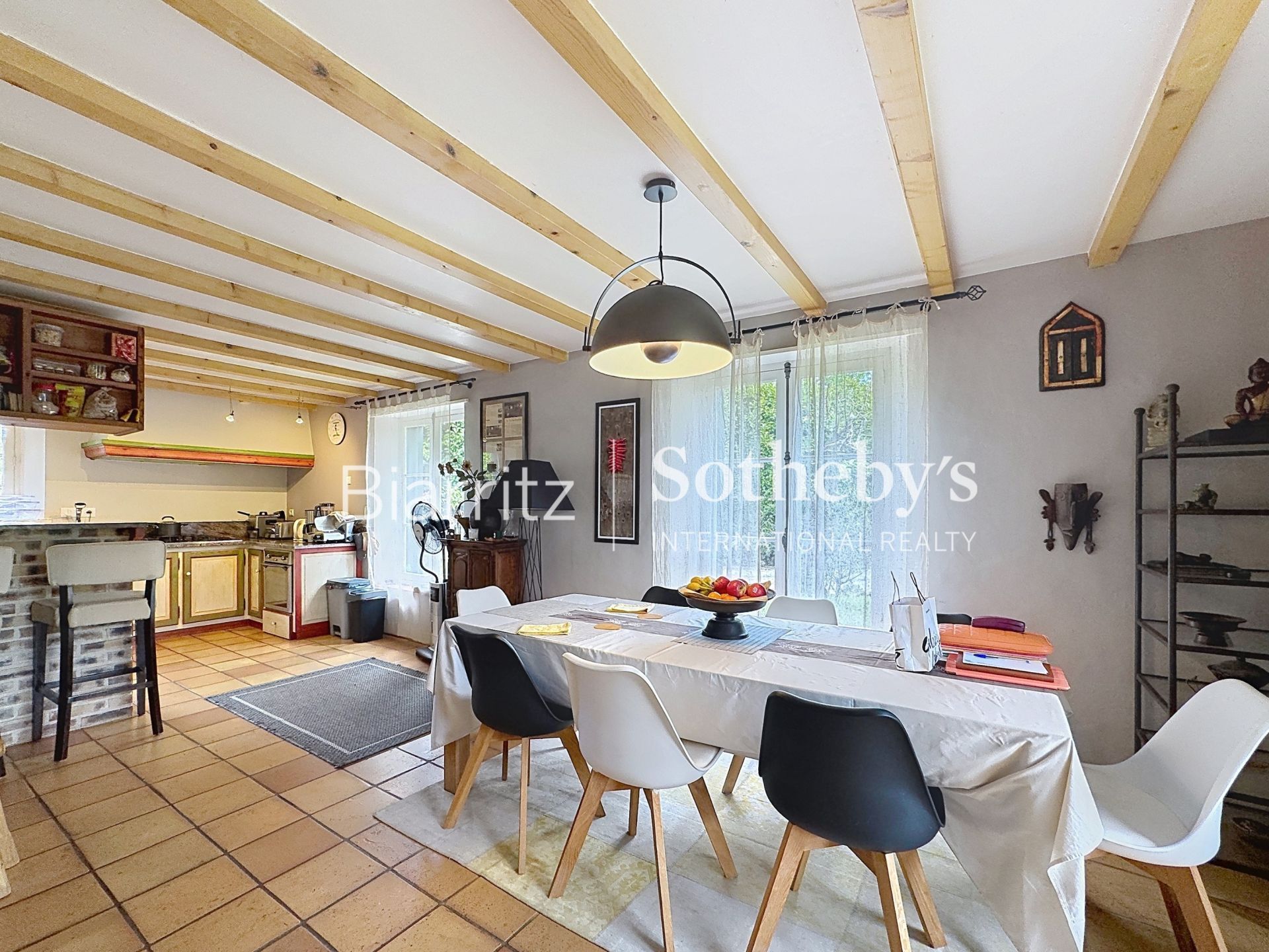 house 9 Rooms for sale on ST PEE SUR NIVELLE (64310)