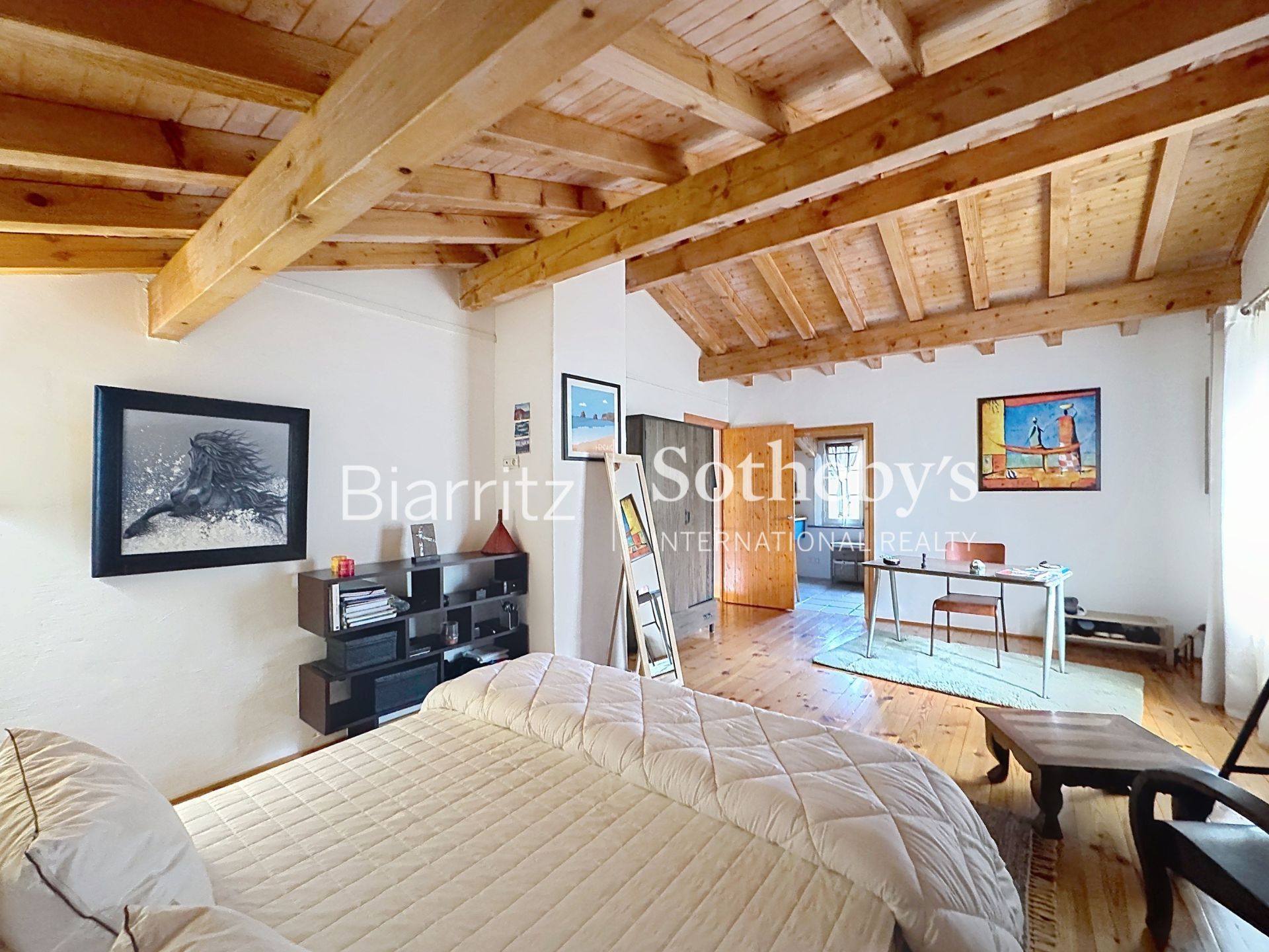 house 9 Rooms for sale on ST PEE SUR NIVELLE (64310)