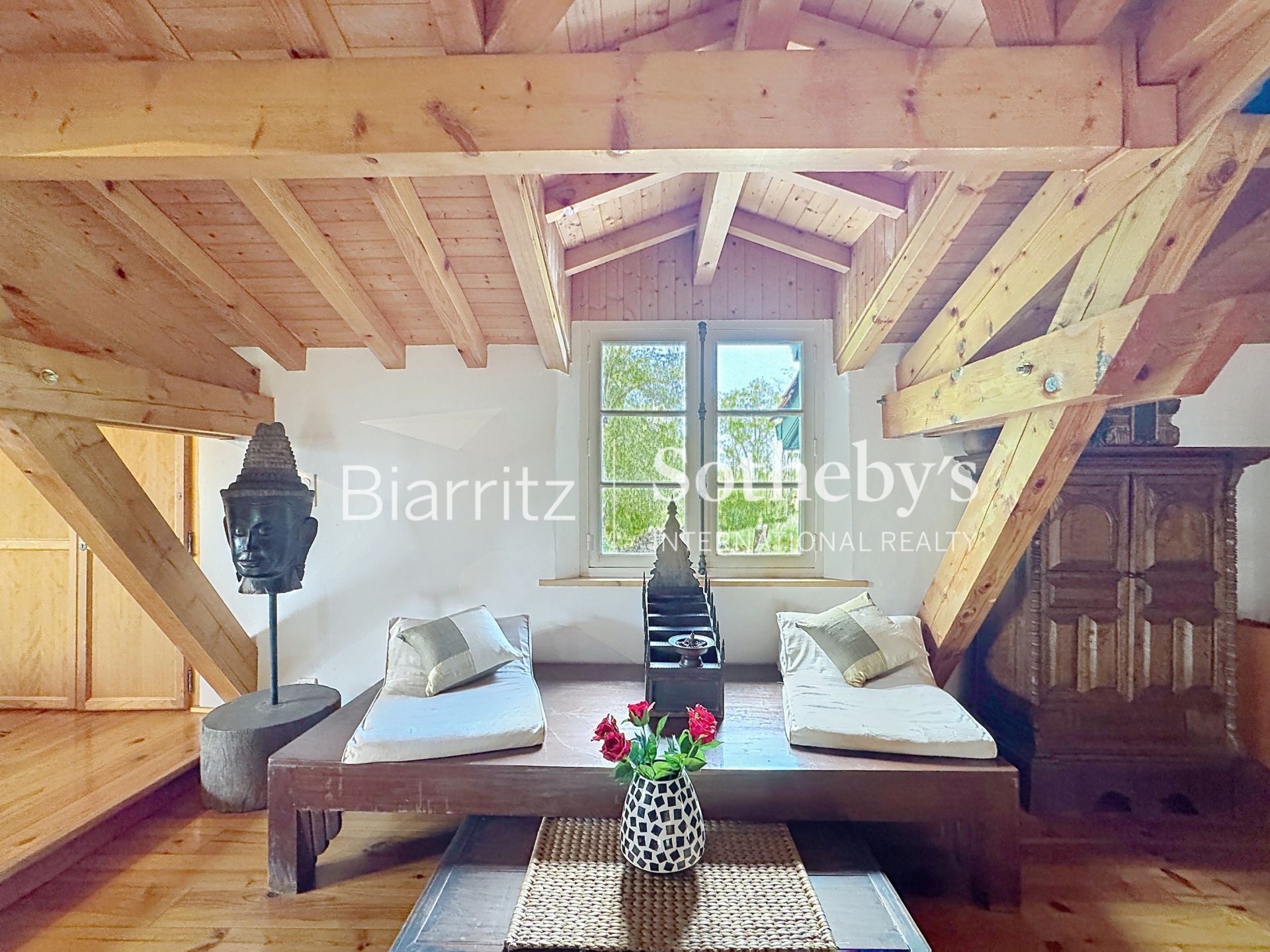 house 9 Rooms for sale on ST PEE SUR NIVELLE (64310)