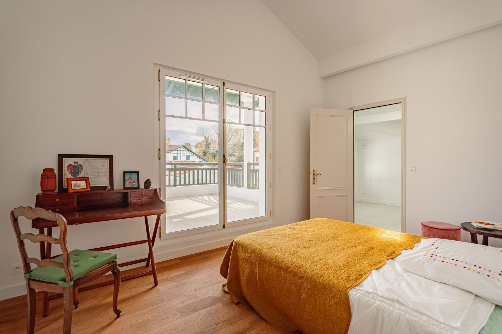 house 8 Rooms for sale on BIARRITZ (64200)
