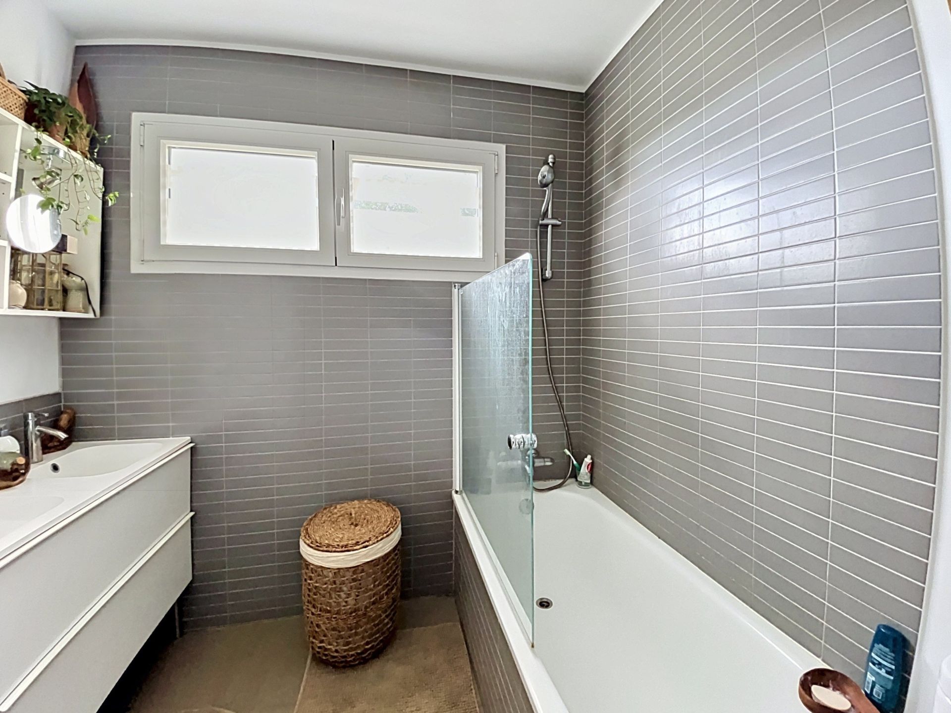 apartment 5 Rooms for sale on BIDART (64210)