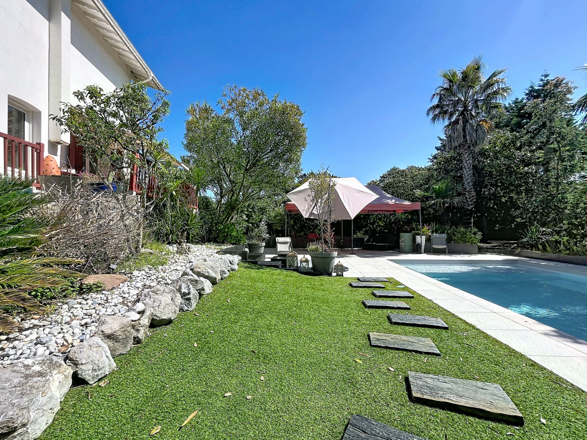 house 5 Rooms for sale on ANGLET (64600)