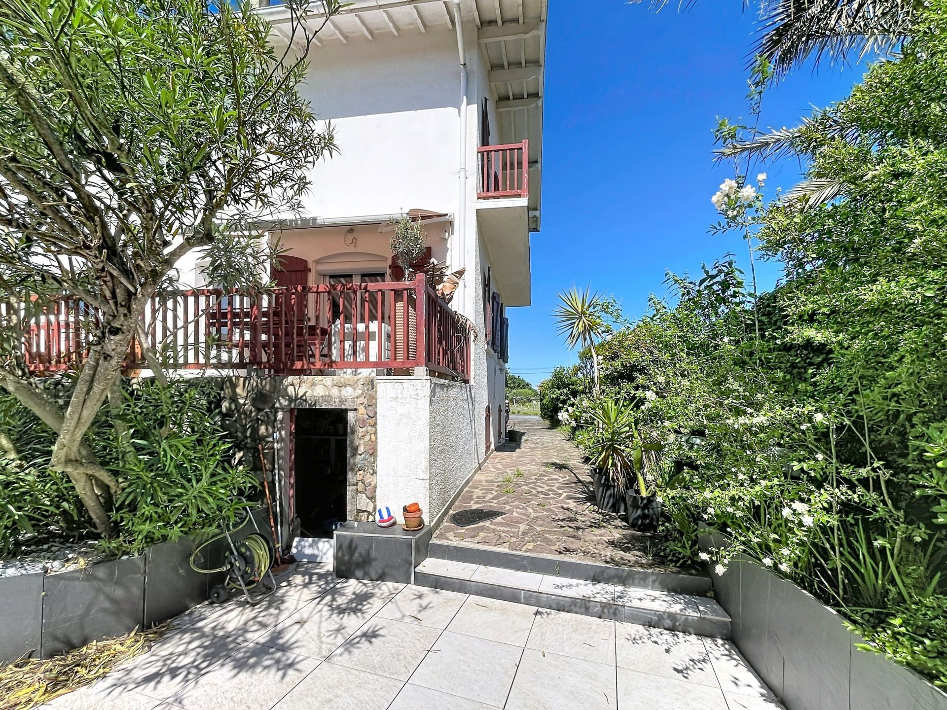 house 5 Rooms for sale on ANGLET (64600)