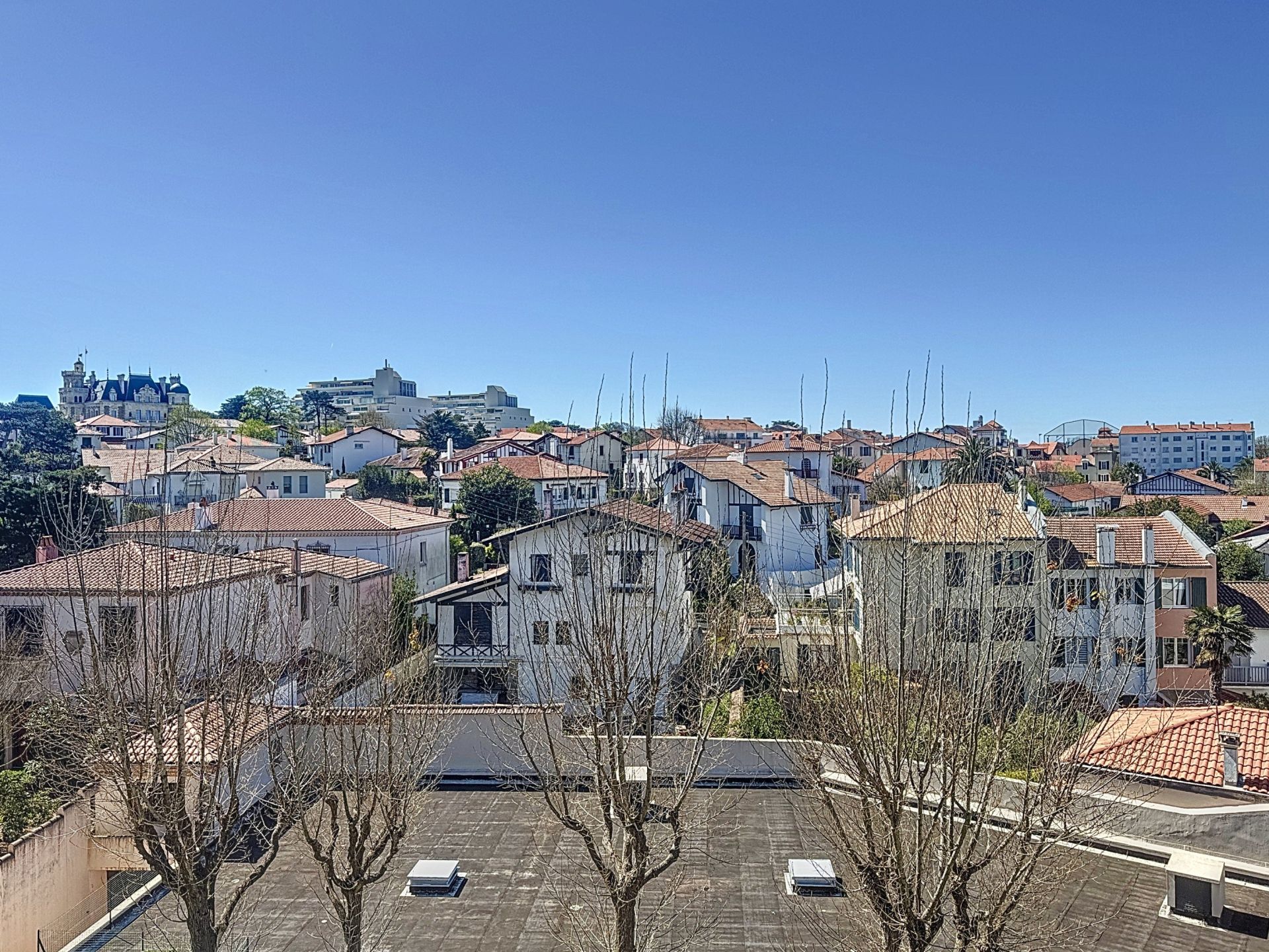 apartment 3 Rooms for sale on BIARRITZ (64200)