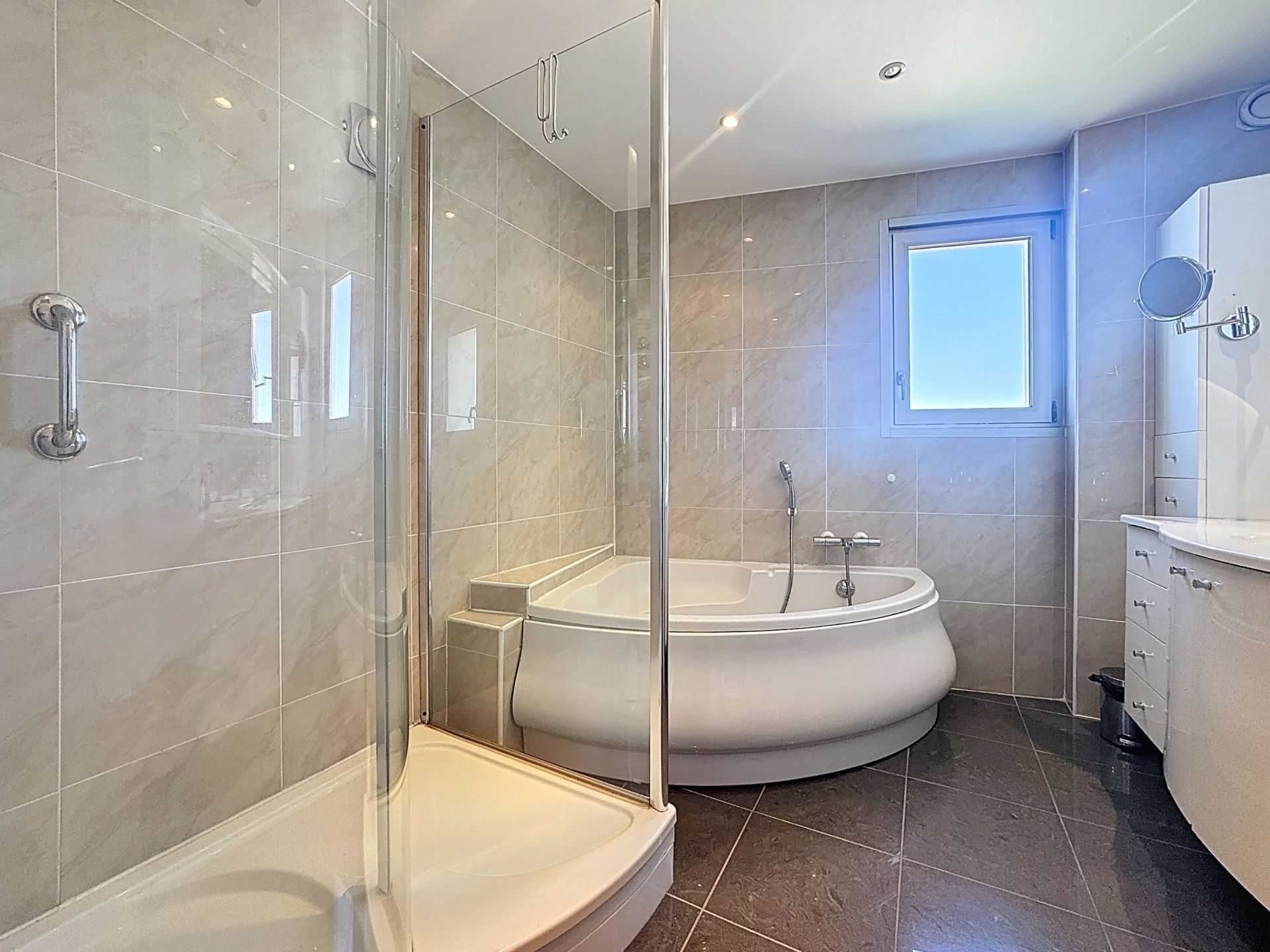 apartment 3 Rooms for sale on BIARRITZ (64200)