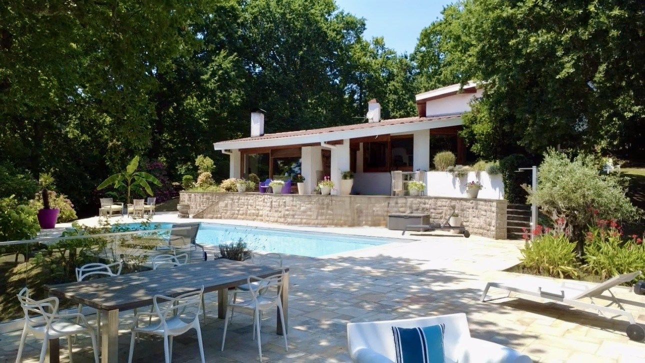 house 7 Rooms for sale on BIDART (64210)
