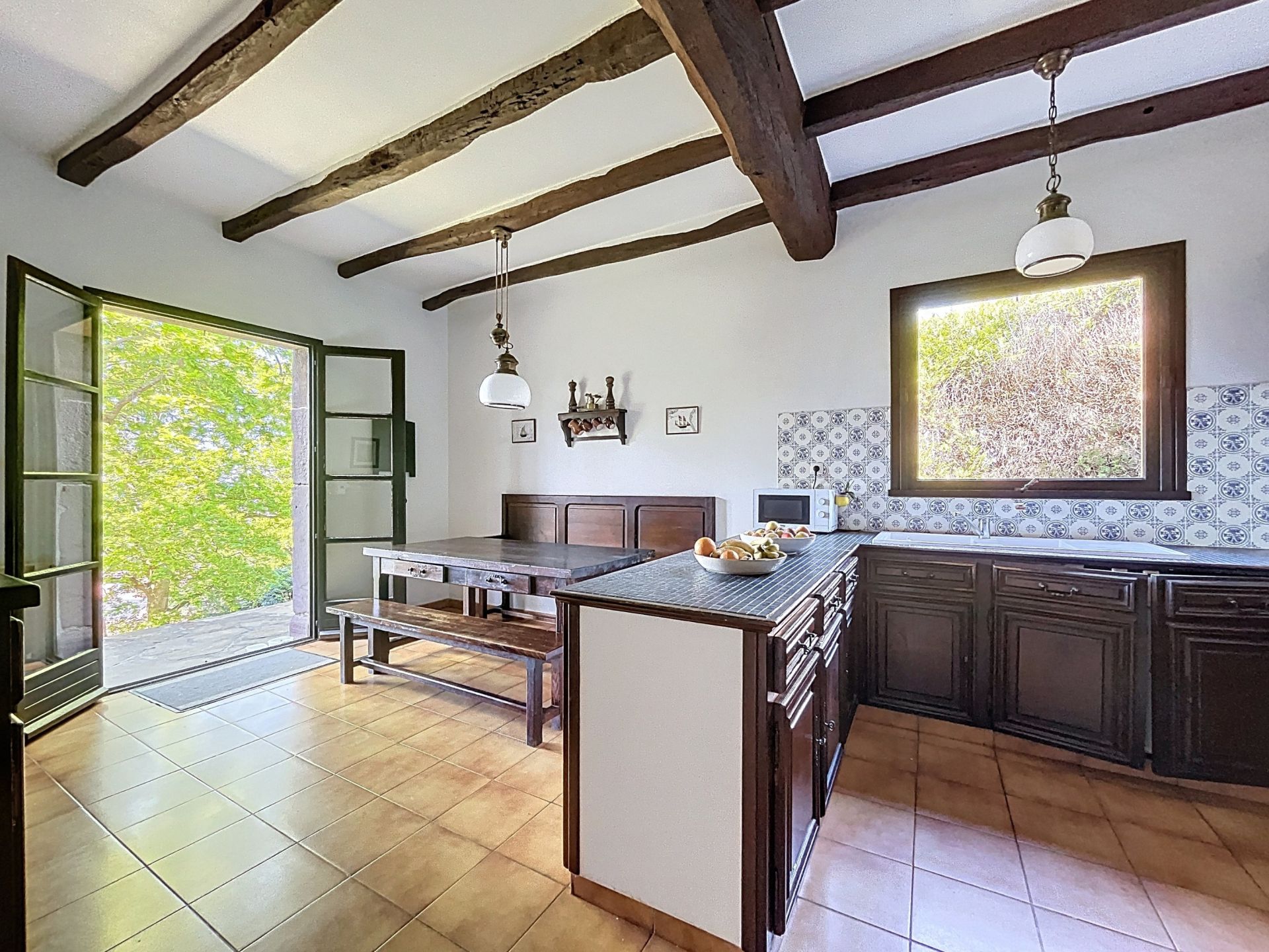 house 10 Rooms for sale on CIBOURE (64500)