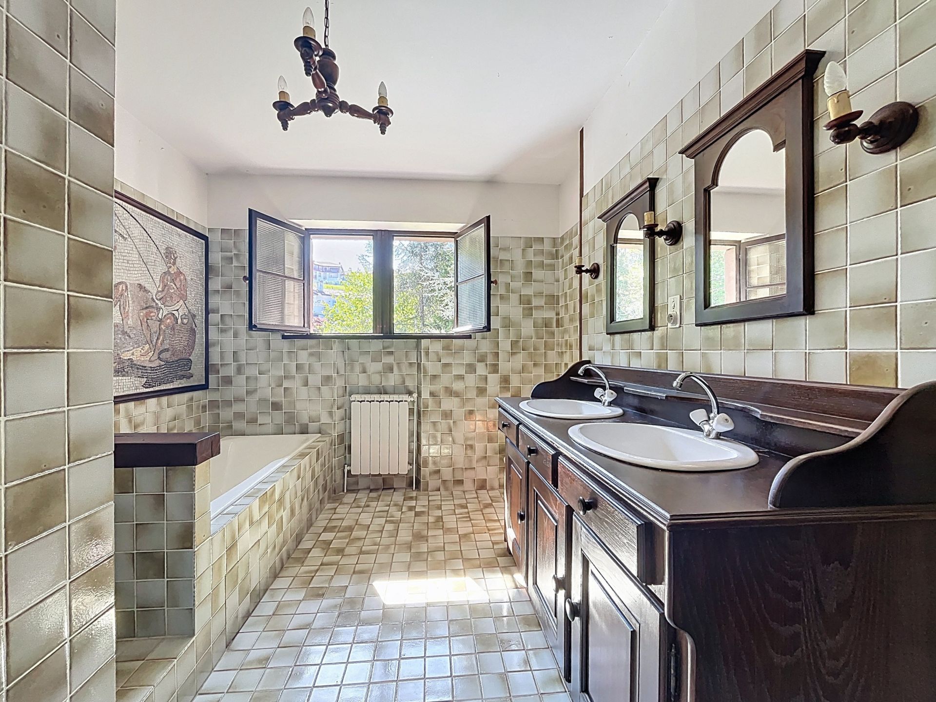 house 10 Rooms for sale on CIBOURE (64500)