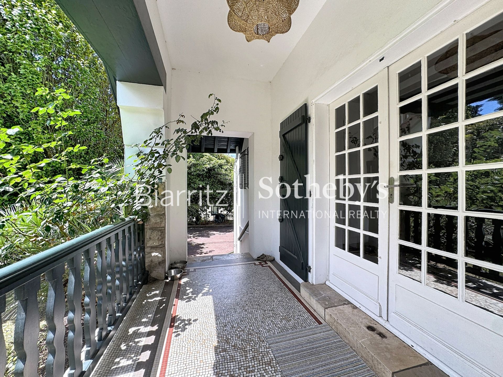 house 10 Rooms for sale on BIARRITZ (64200)