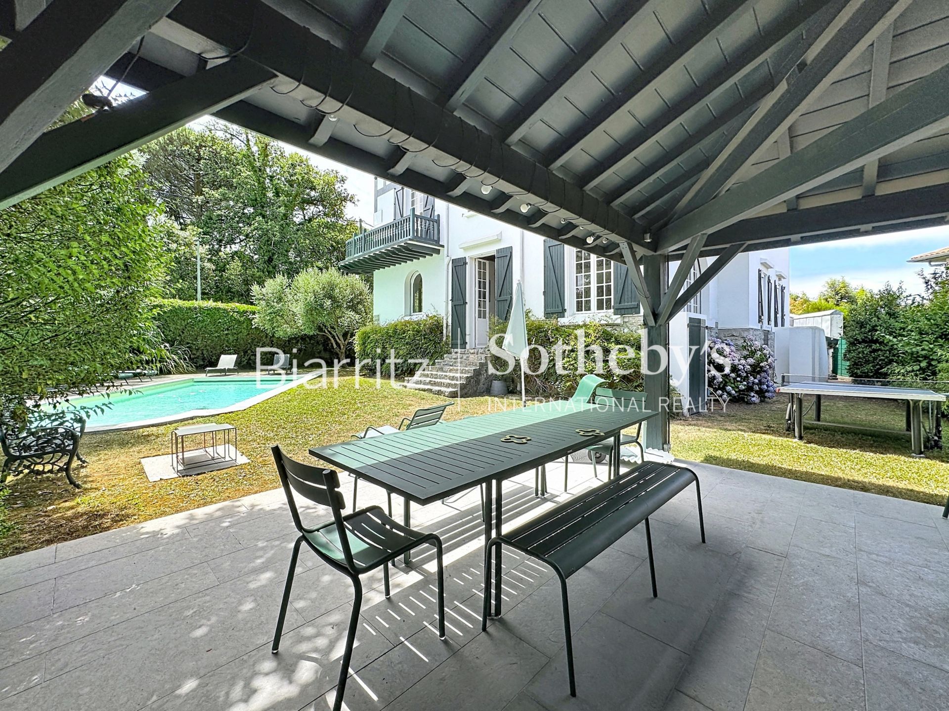 house 10 Rooms for sale on BIARRITZ (64200)