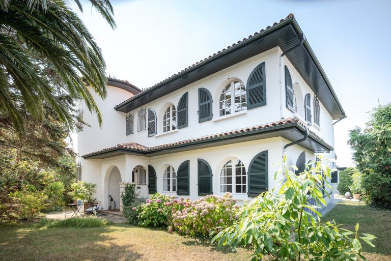 house 7 Rooms for sale on HENDAYE (64700)