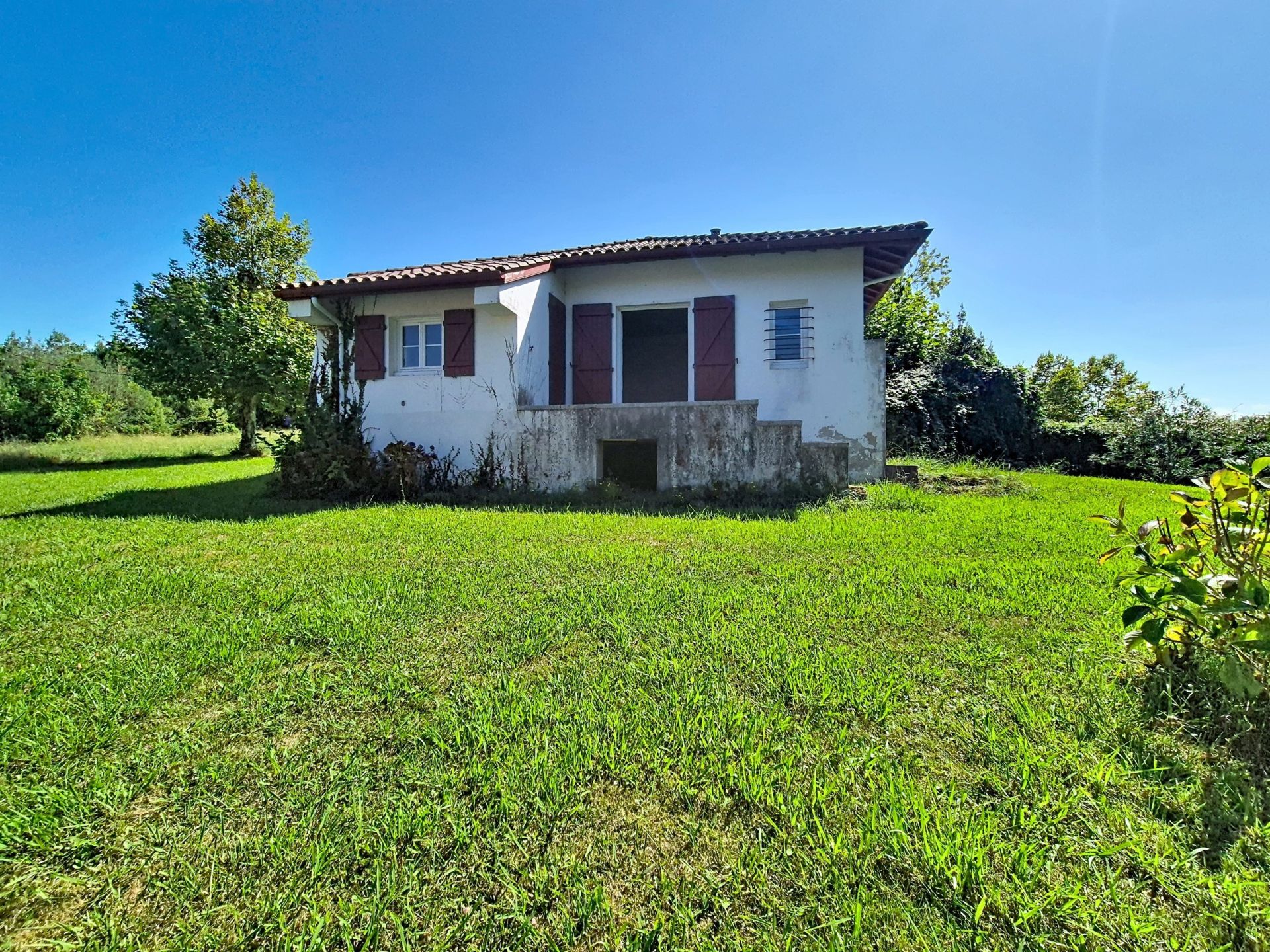 house 3 Rooms for sale on URRUGNE (64122)