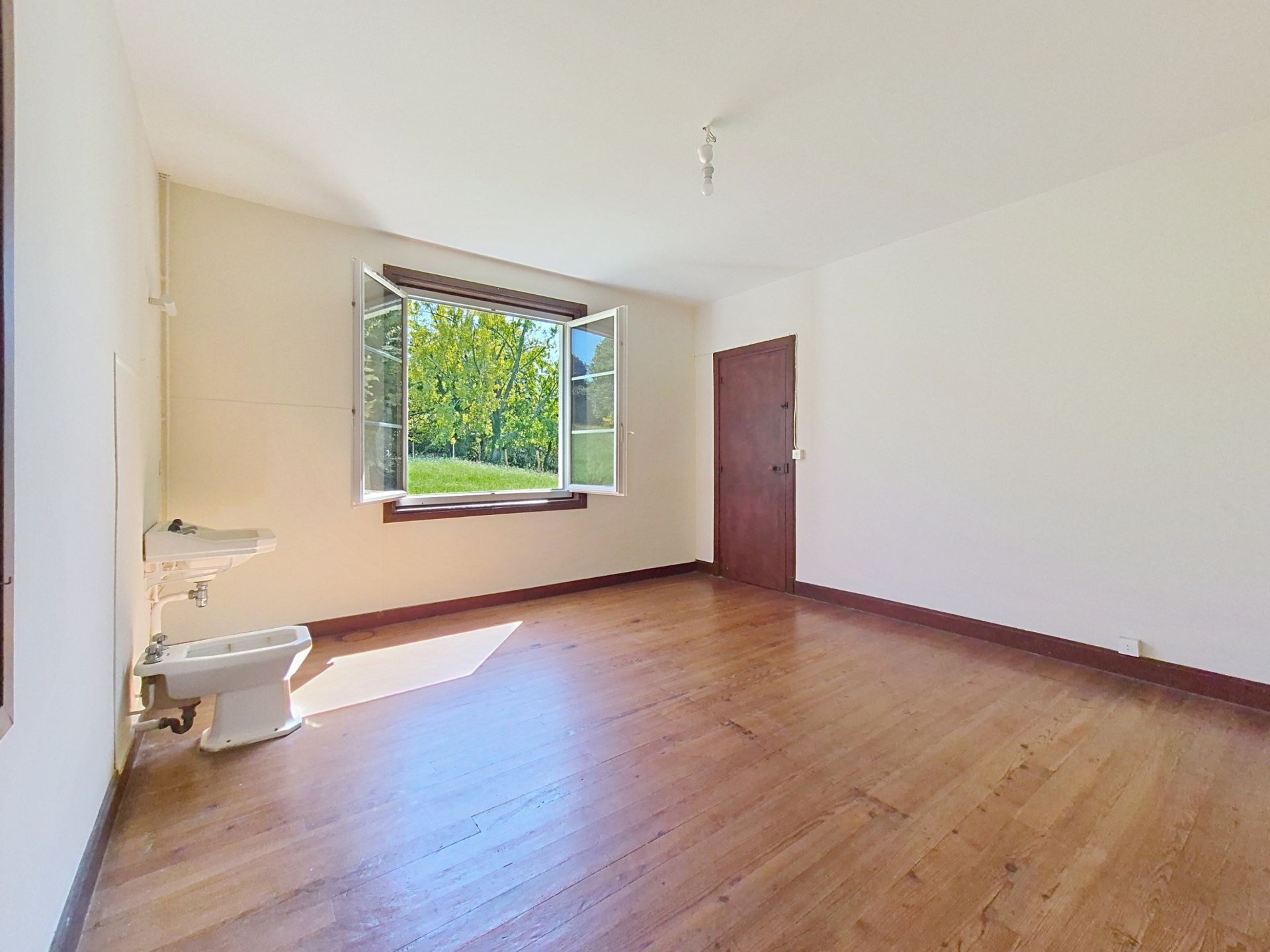 house 3 Rooms for sale on URRUGNE (64122)