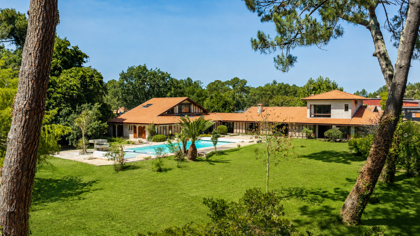 house 15 Rooms for sale on CAPBRETON (40130)