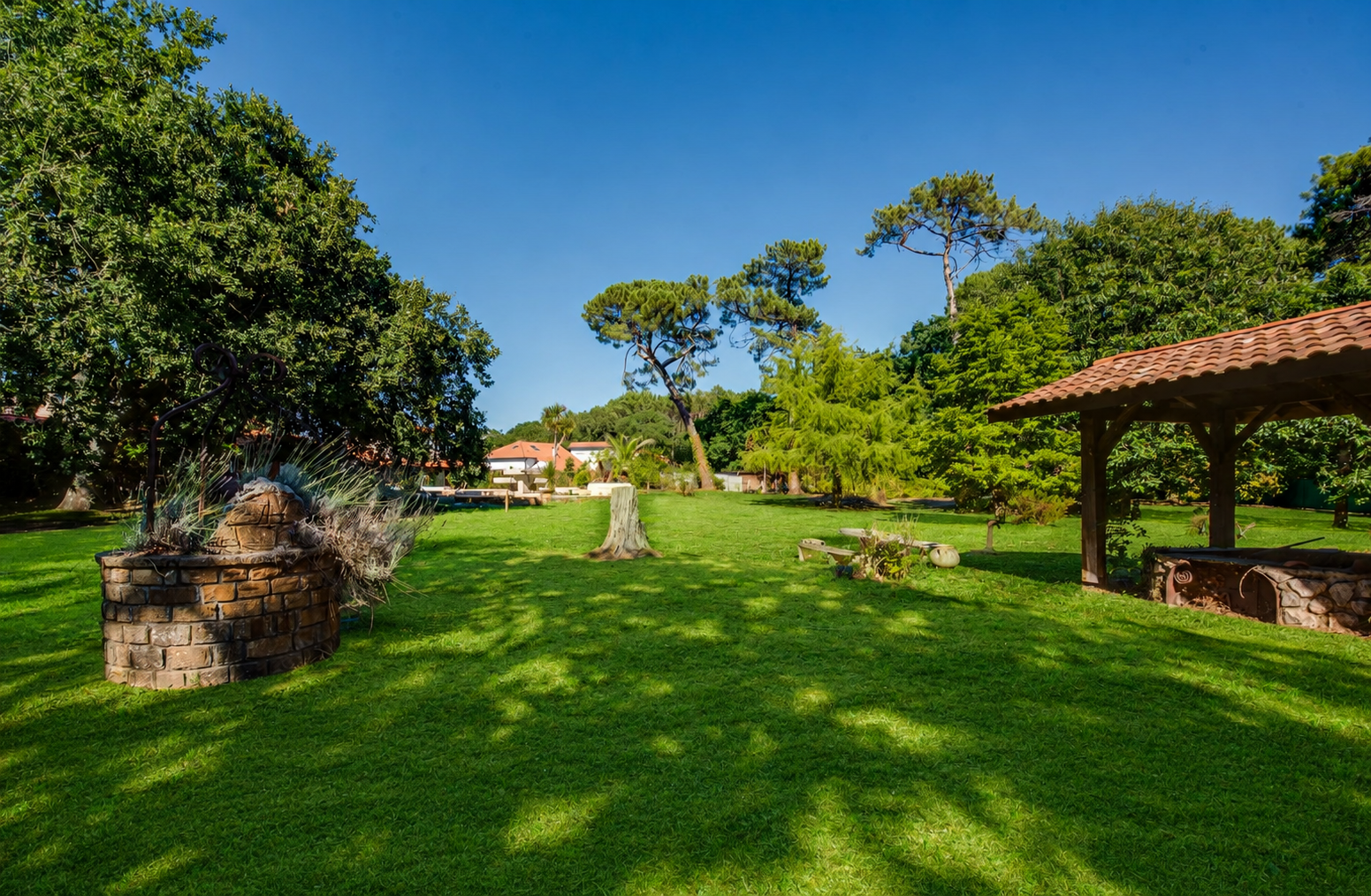house 15 Rooms for sale on CAPBRETON (40130)