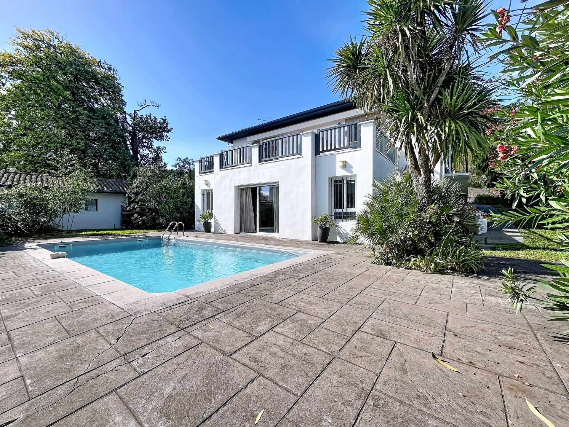 maison 5 Pièces en vente sur CIBOURE (64500)